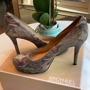 Michael Kors Ionna Pump snake print